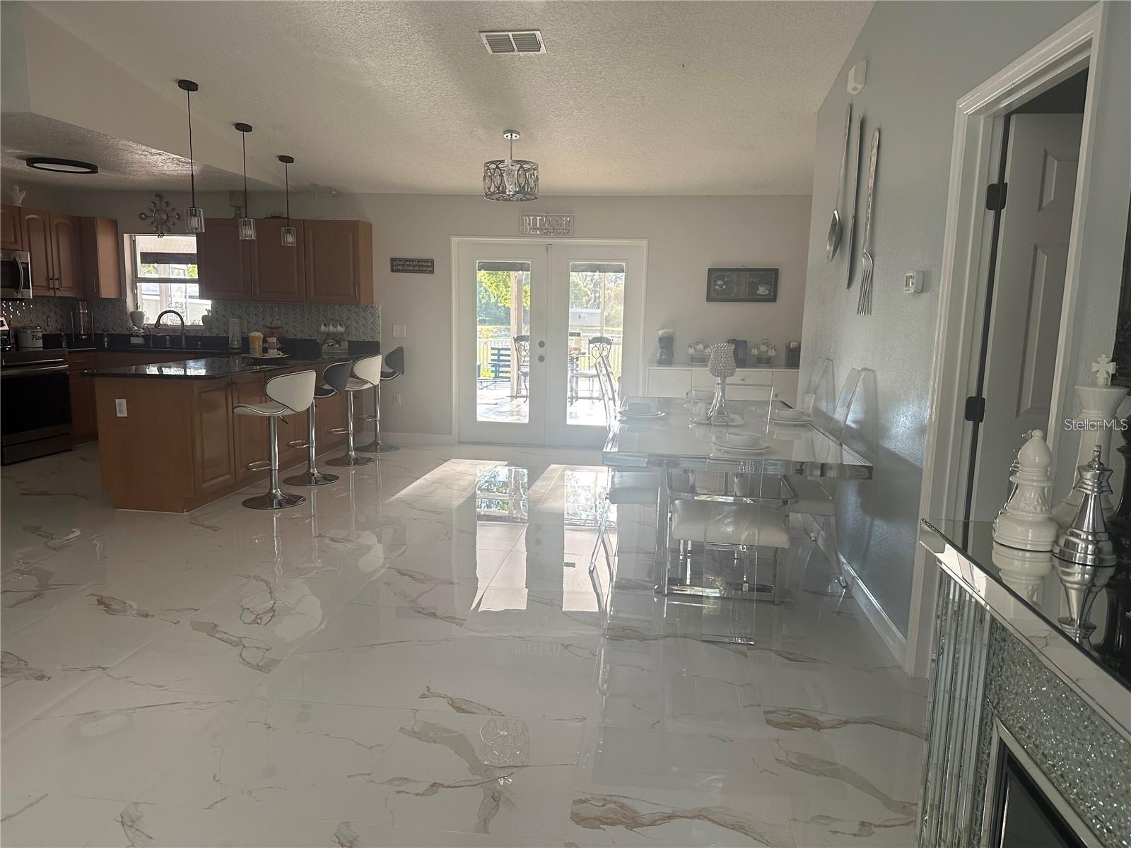 Image 4 of 9 For 10520 Henderson Road