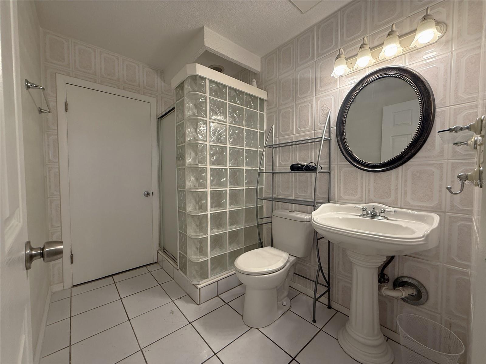 Image 16 of 32 For 4512 Floramar Terrace