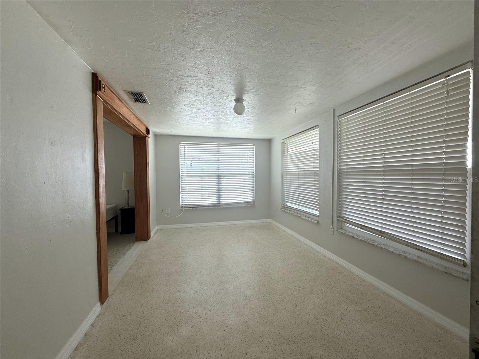 Image 23 of 32 For 4512 Floramar Terrace