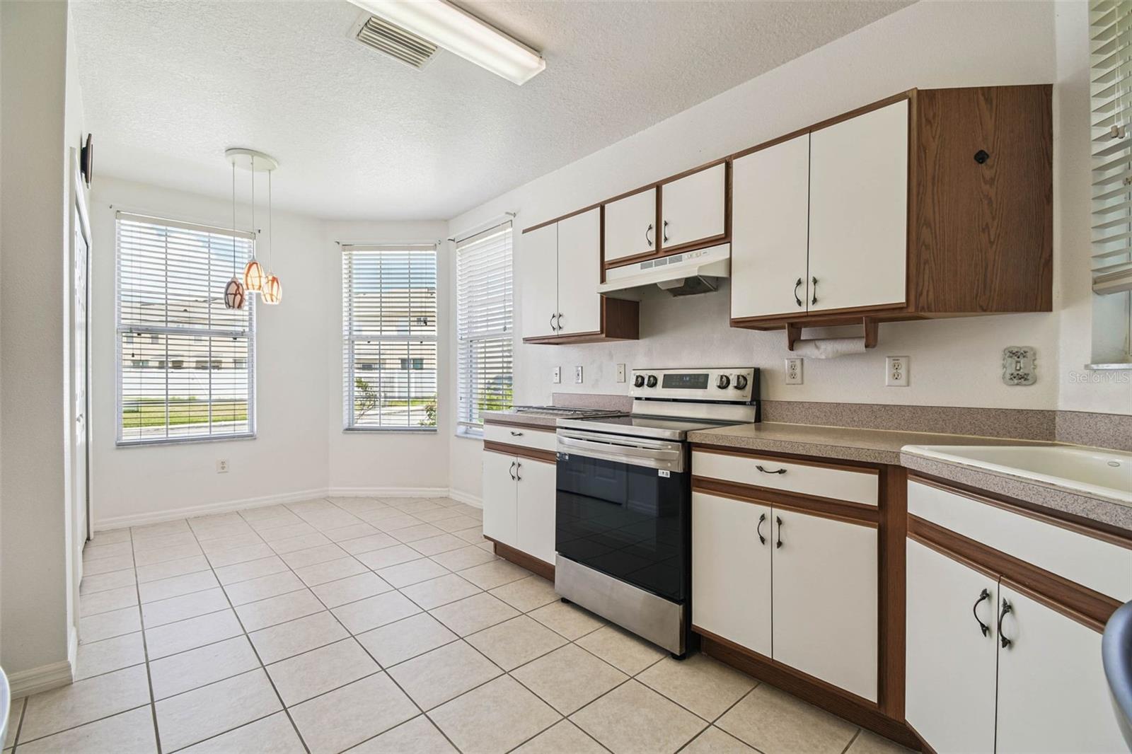 Image 12 of 39 For 9931 Carlsdale Drive