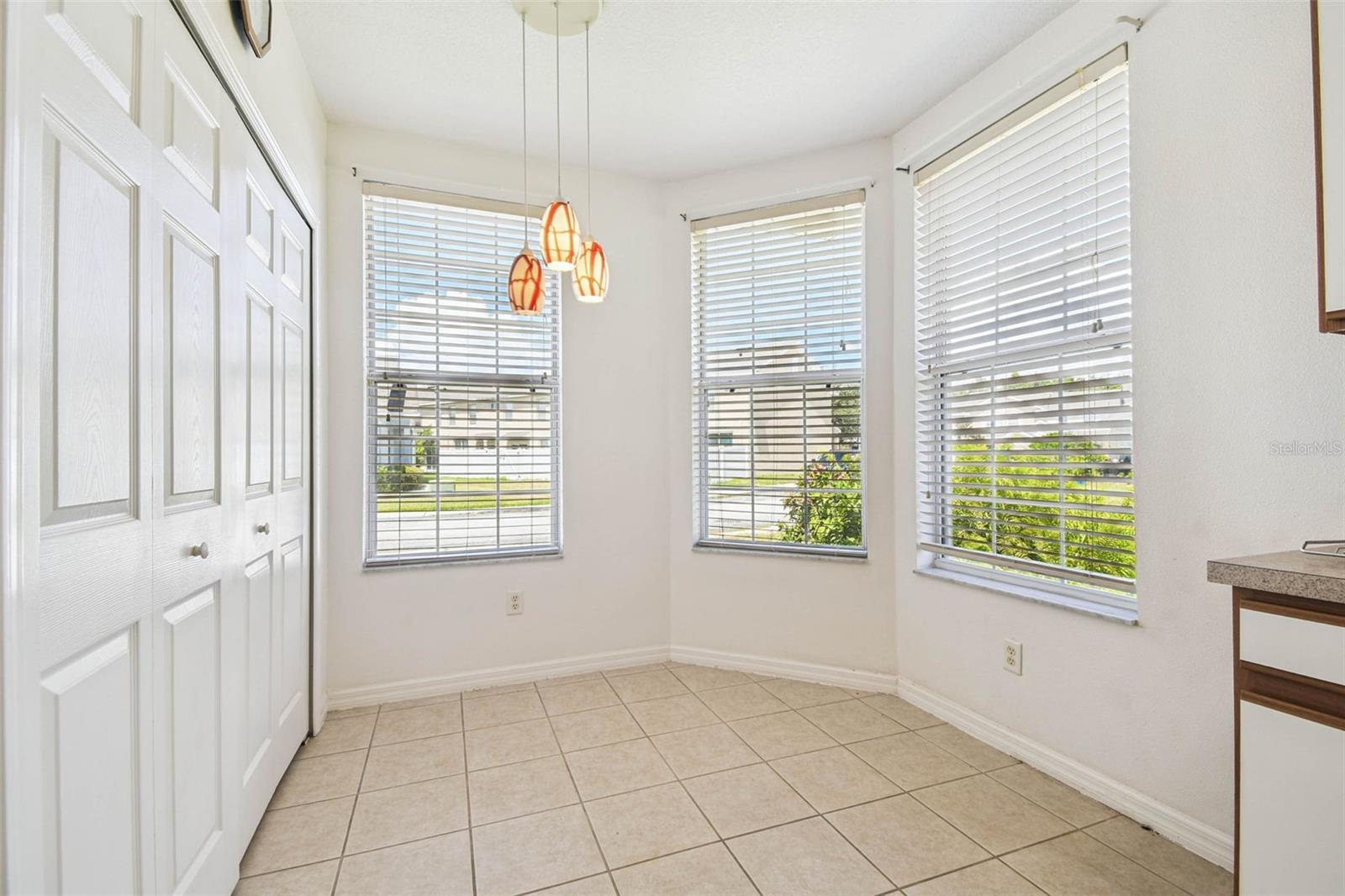 Image 14 of 39 For 9931 Carlsdale Drive