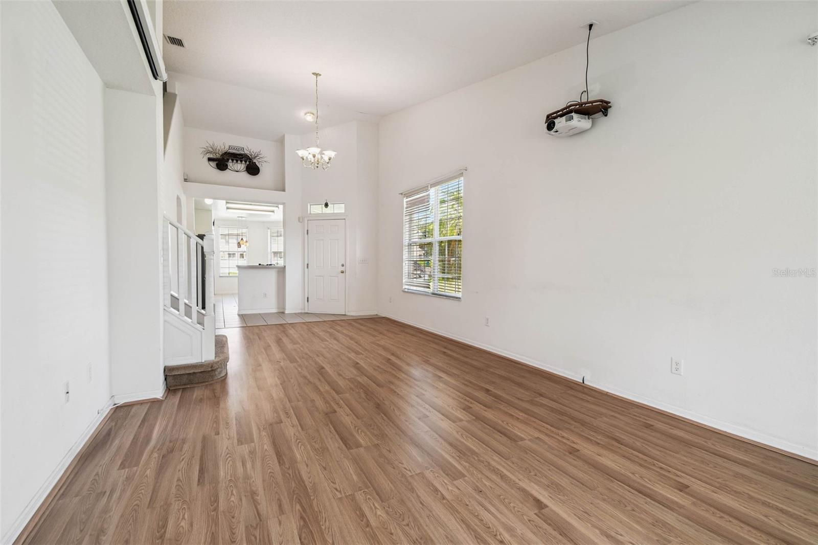 Image 7 of 39 For 9931 Carlsdale Drive