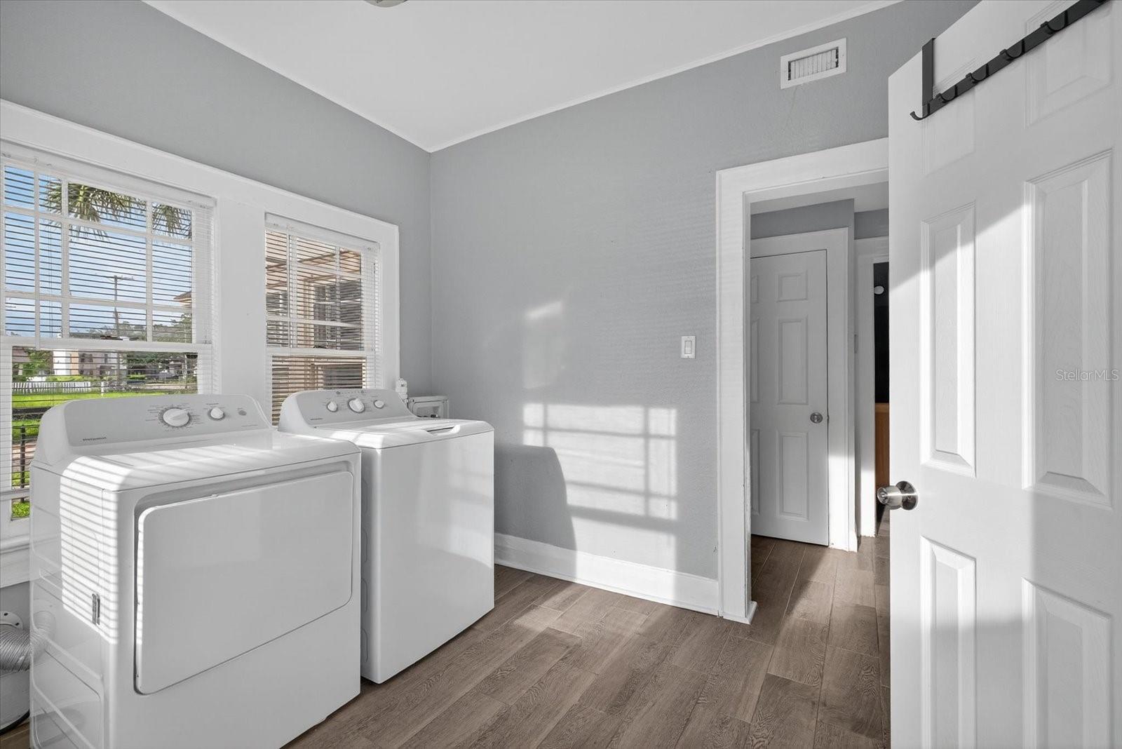 Image 18 of 61 For 2208 Boulevard