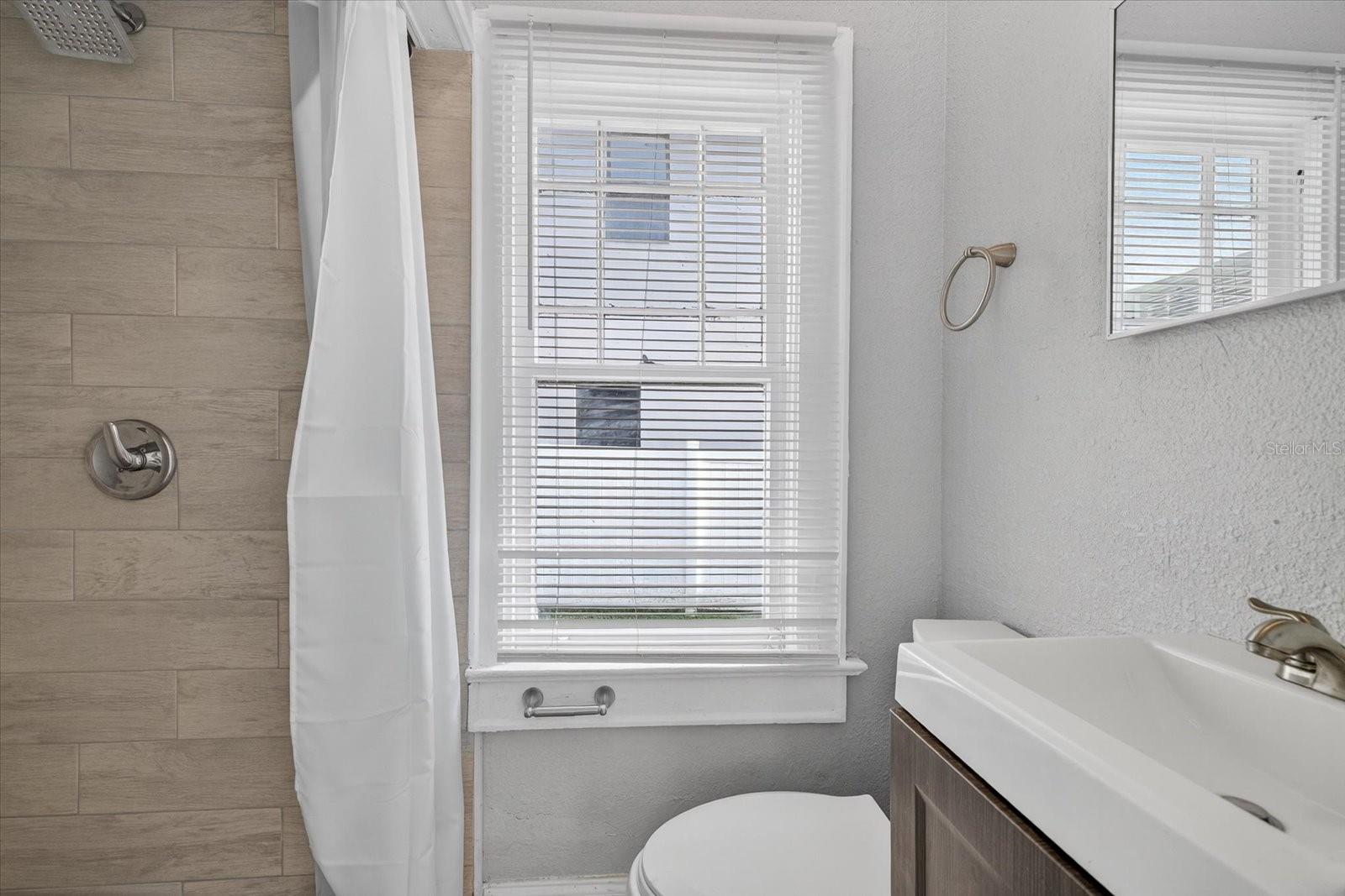 Image 21 of 61 For 2208 Boulevard