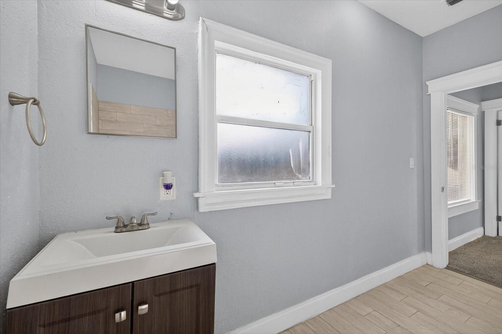 Image 27 of 61 For 2208 Boulevard
