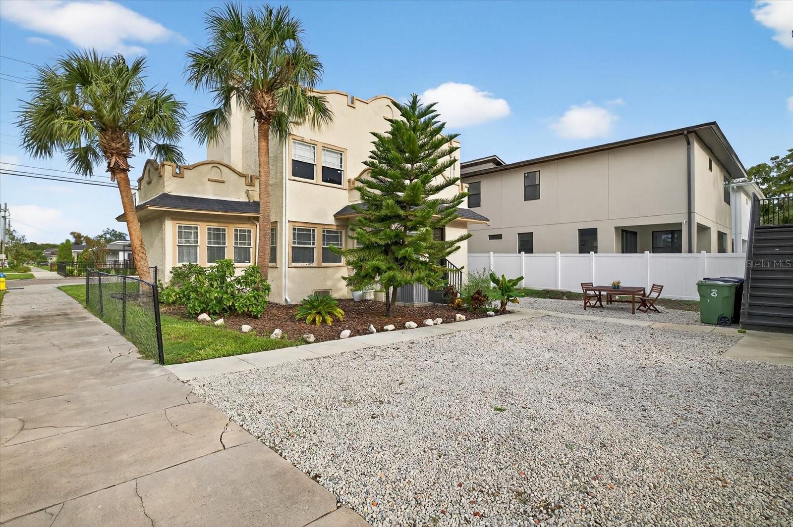 Image 3 of 61 For 2208 Boulevard