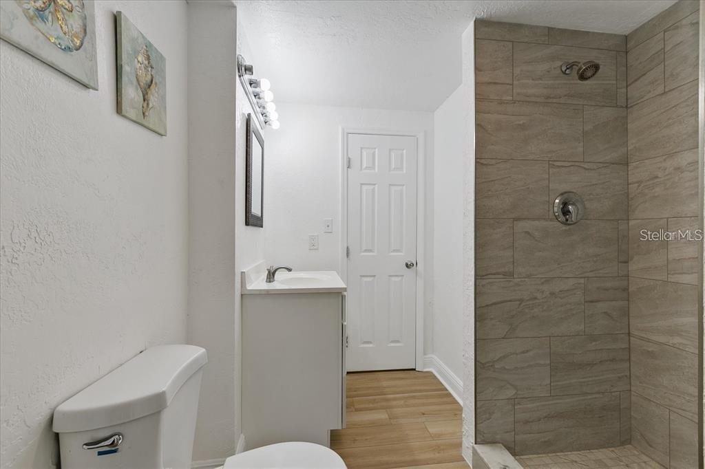 Image 41 of 61 For 2208 Boulevard