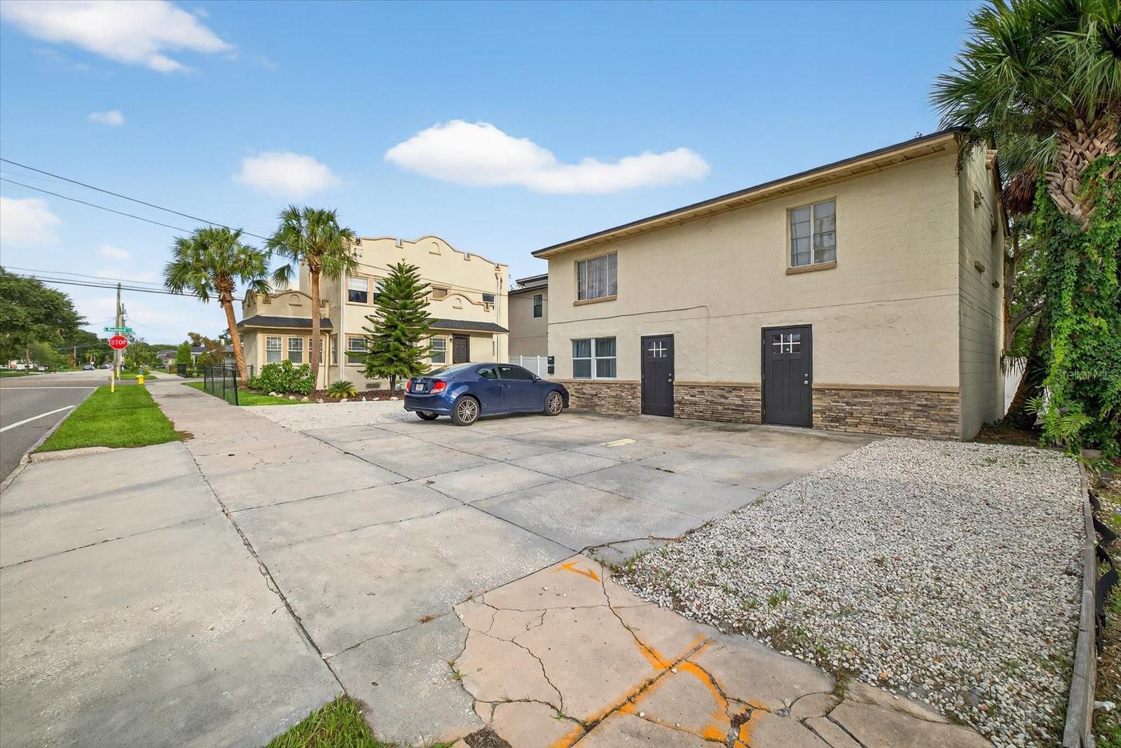 Image 5 of 61 For 2208 Boulevard