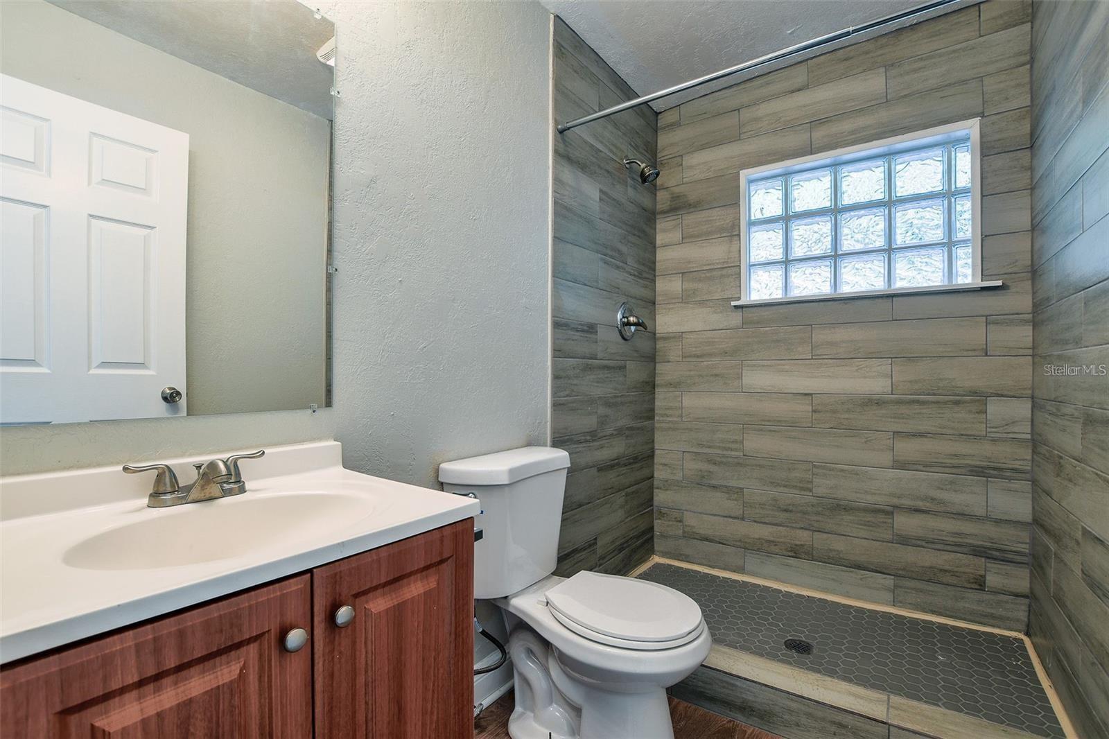 Image 50 of 61 For 2208 Boulevard