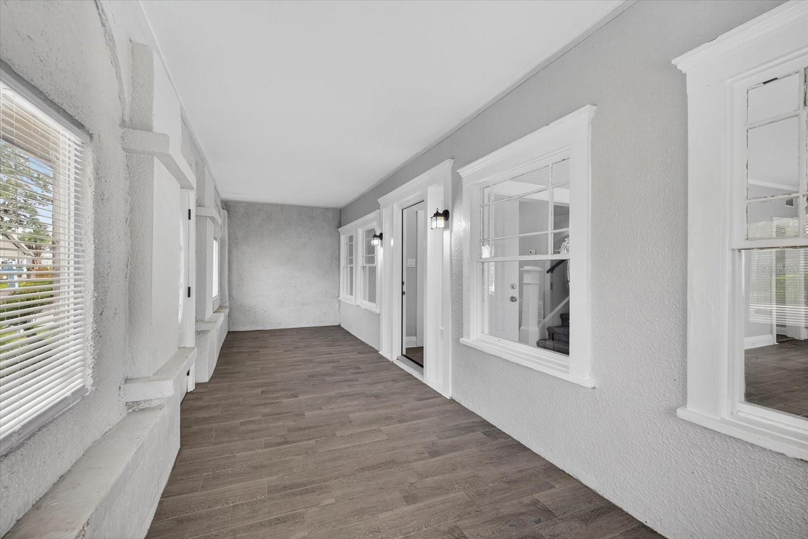 Image 8 of 61 For 2208 Boulevard