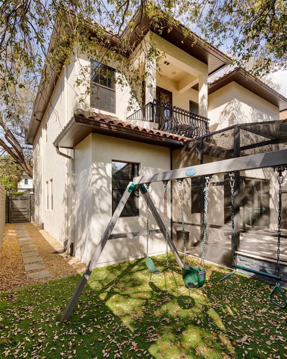 Image 17 of 37 For 3122 Oakellar Avenue