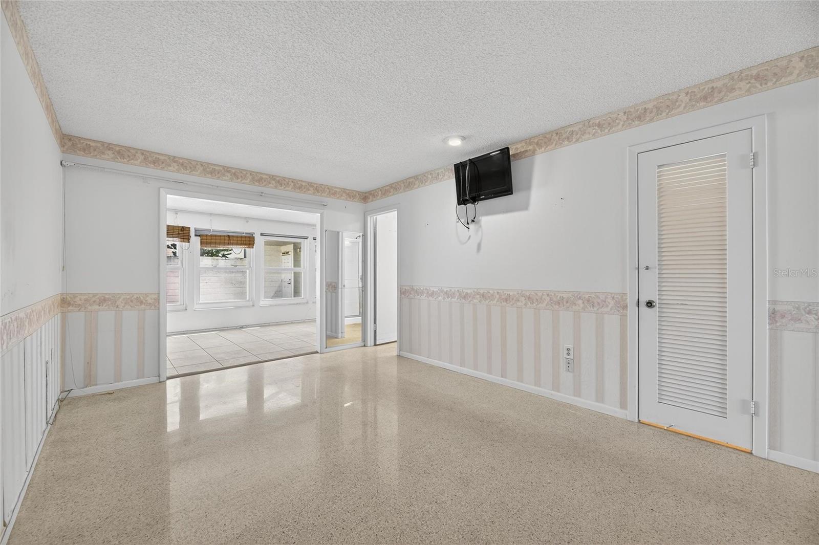 Image 31 of 62 For 202 Pebble Beach Boulevard 202