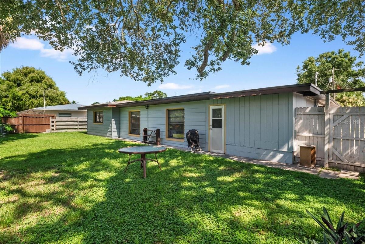 Image 17 of 20 For 2770 Wood Street