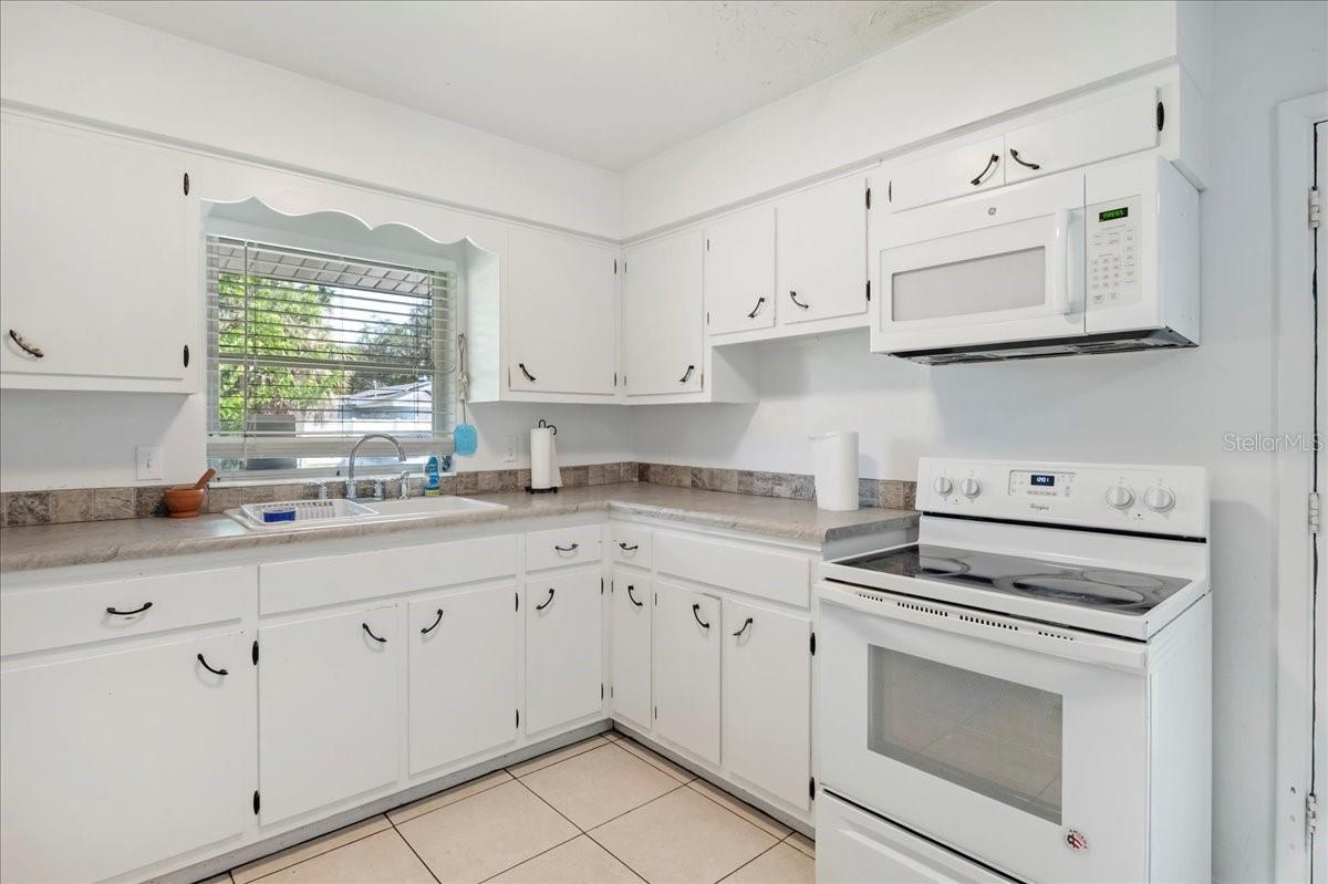 Image 3 of 20 For 2770 Wood Street