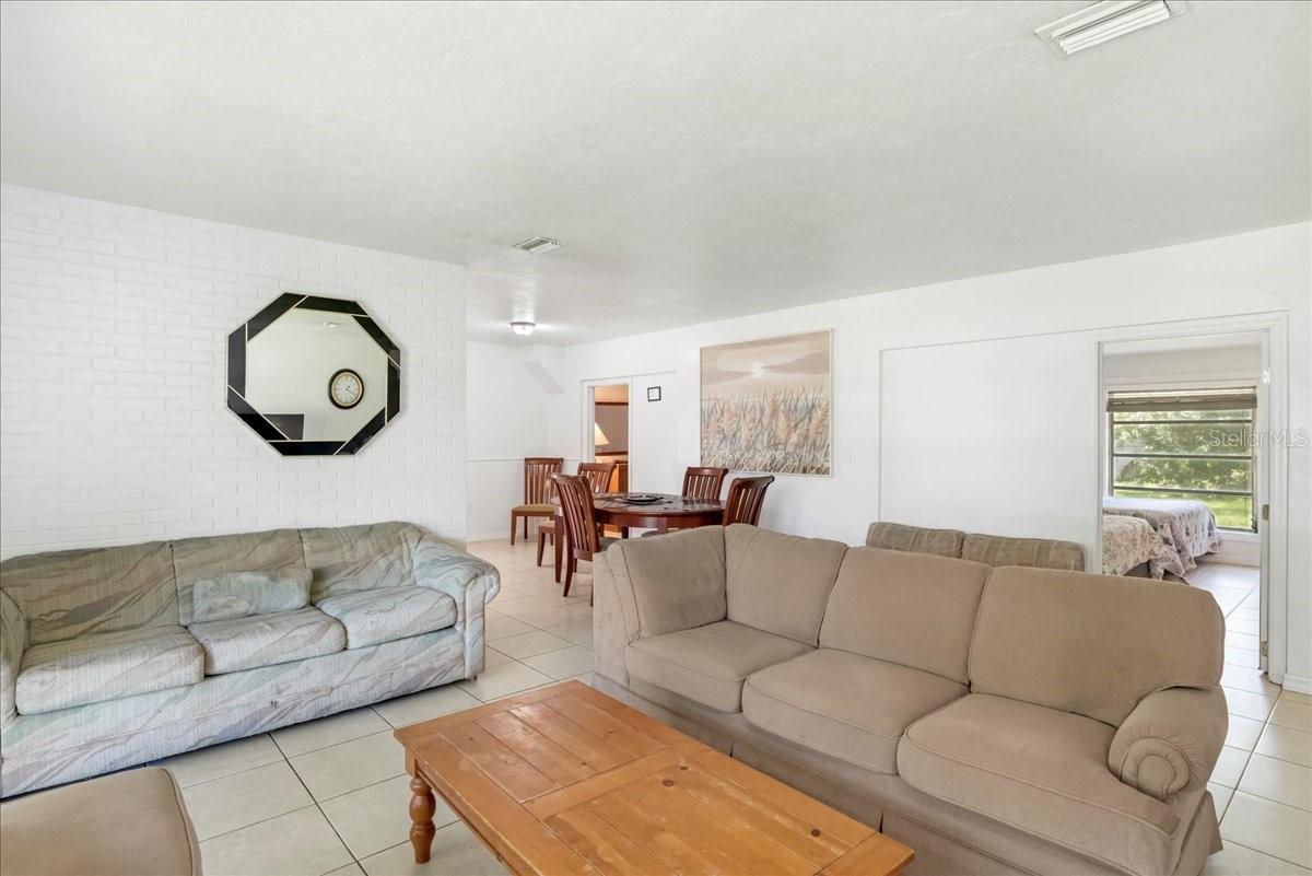 Image 7 of 20 For 2770 Wood Street