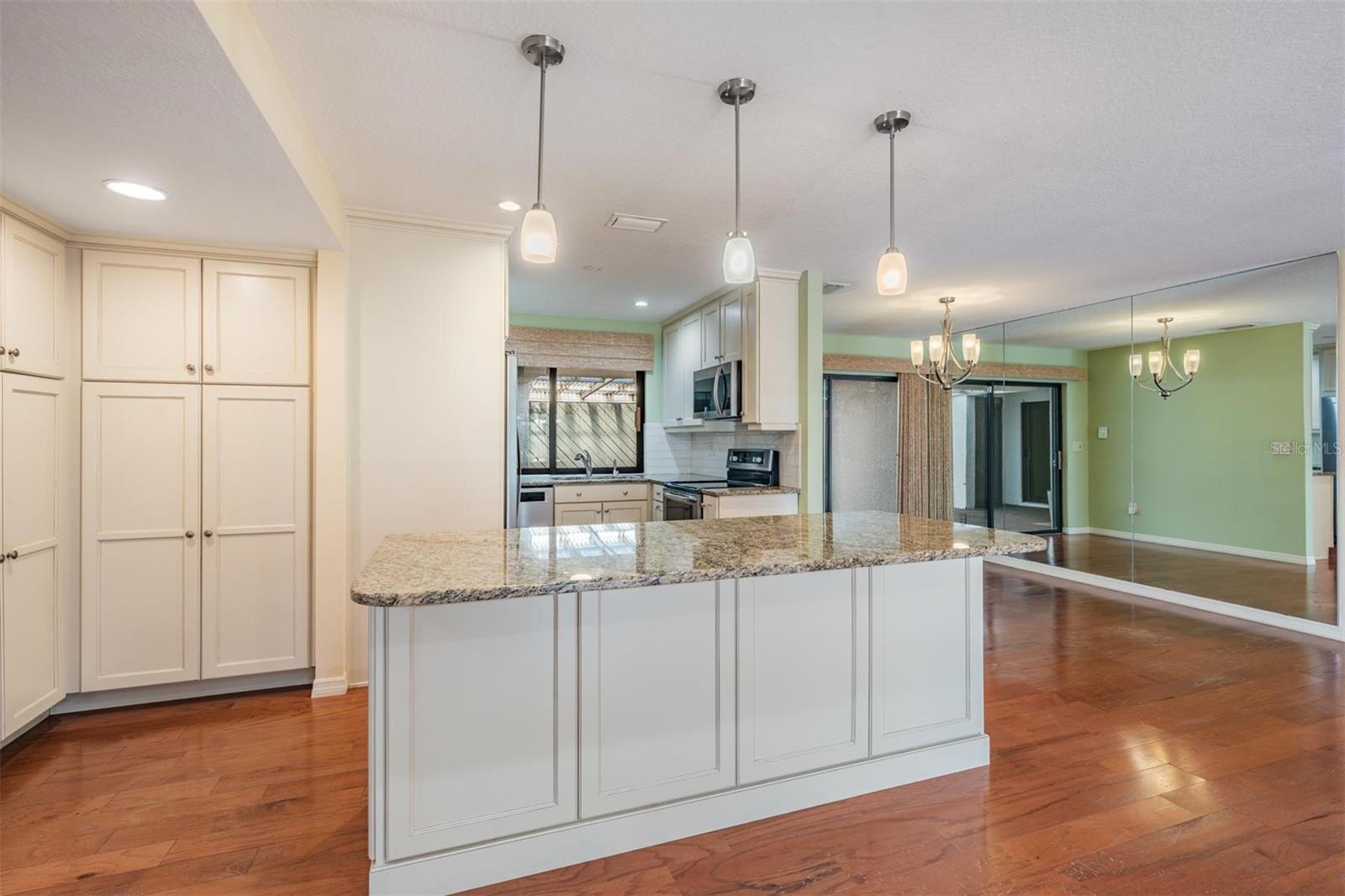 Image 19 of 37 For 14215 Cypress Circle