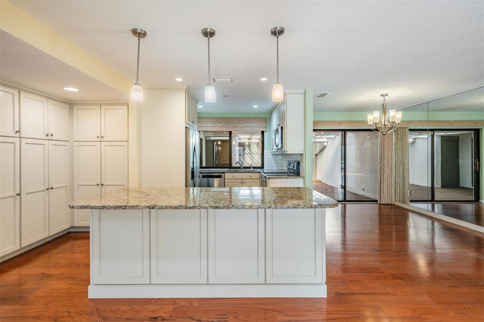 Image 20 of 37 For 14215 Cypress Circle