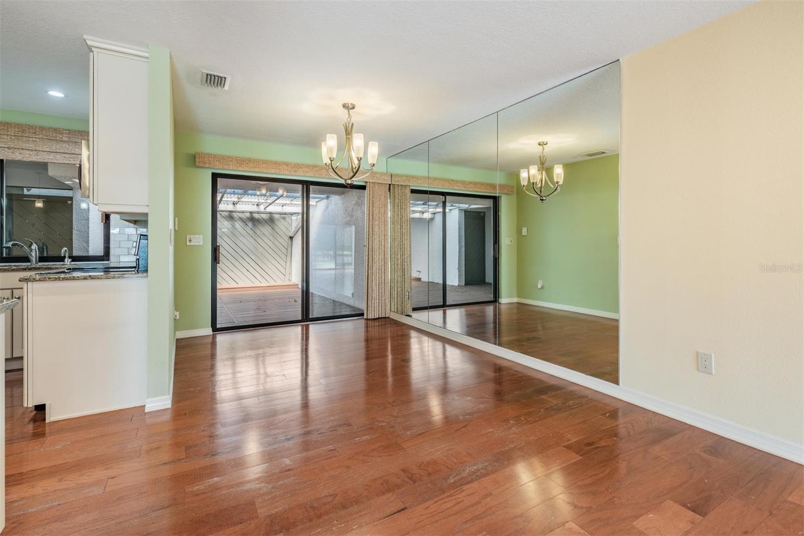 Image 22 of 37 For 14215 Cypress Circle