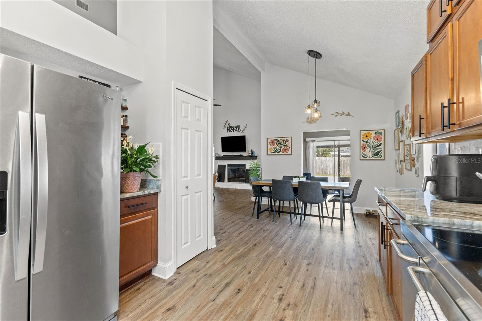 Image 16 of 52 For 4323 Kipling Avenue