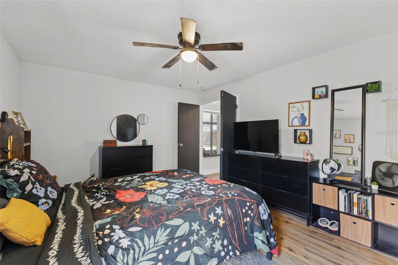 Image 24 of 52 For 4323 Kipling Avenue