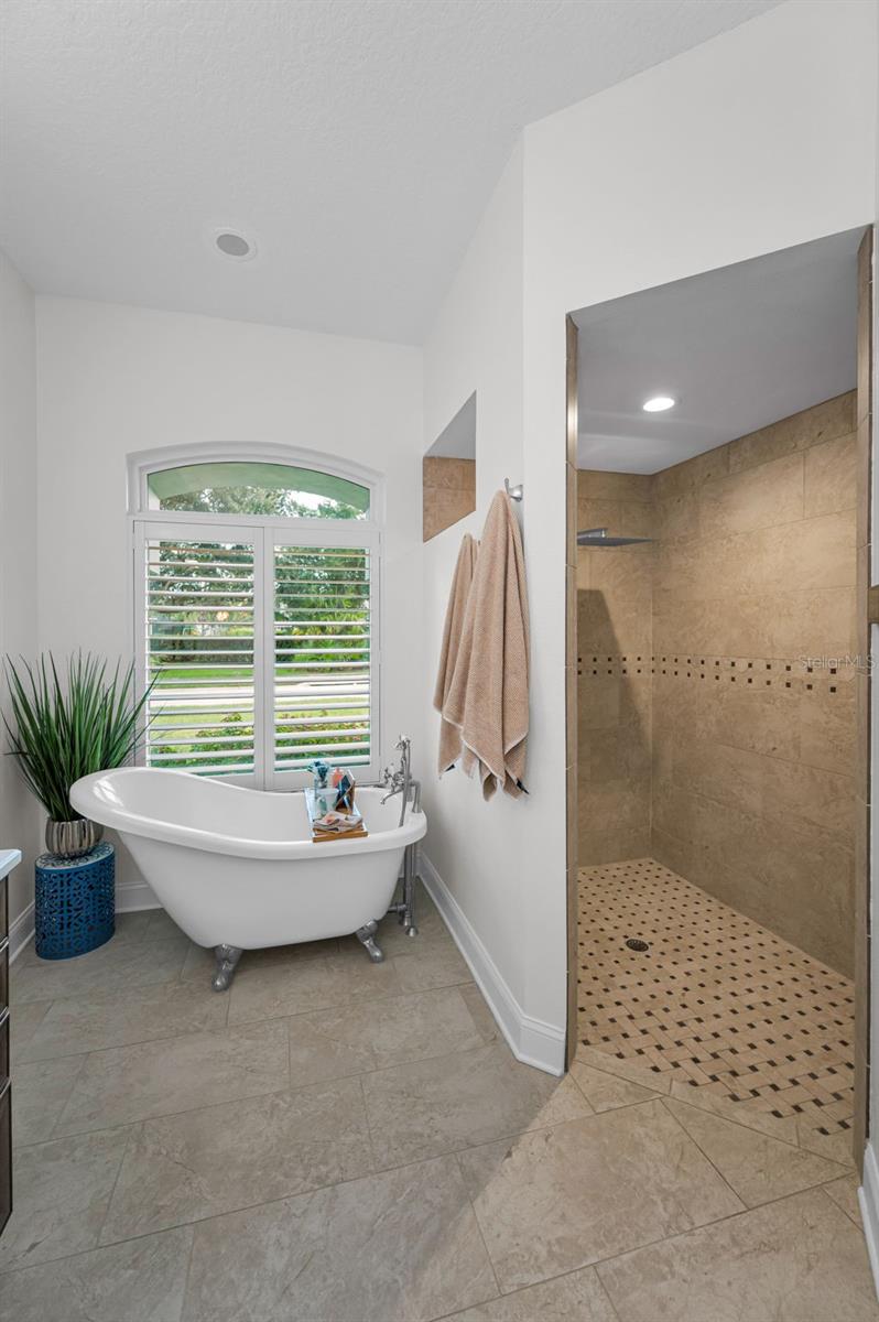 Image 39 of 100 For 4626 Ayron Terrace