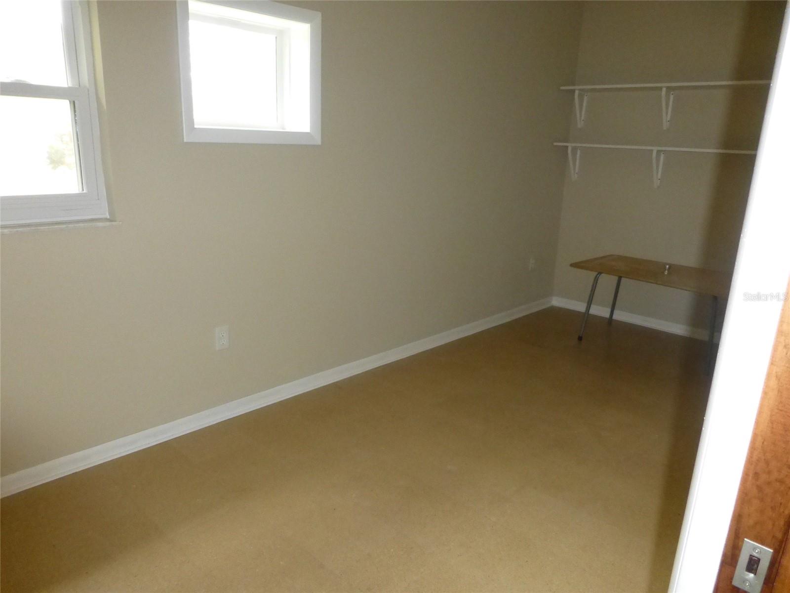 Image 10 of 21 For 513 Carolyne Street