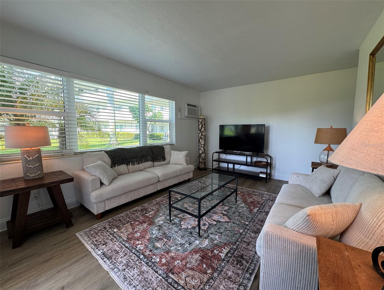 Image 6 of 18 For 487 1st Street S 105