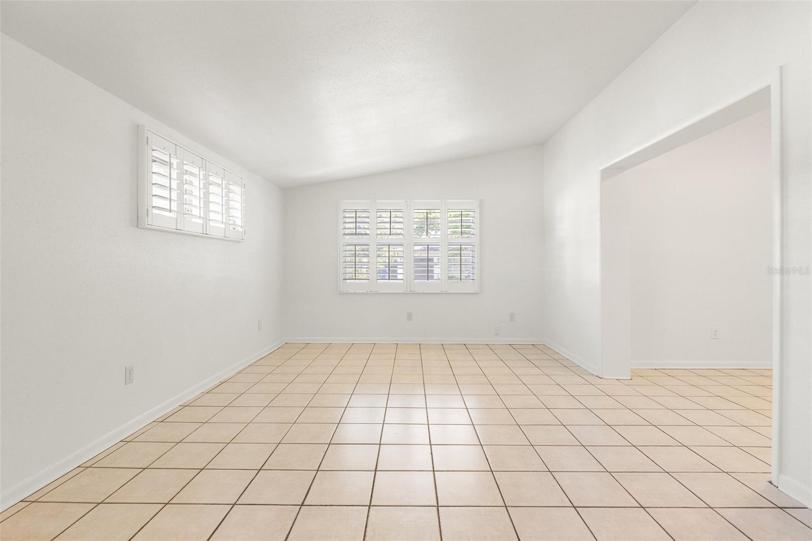 Listing photo id 9 for 3306 Alline Avenue