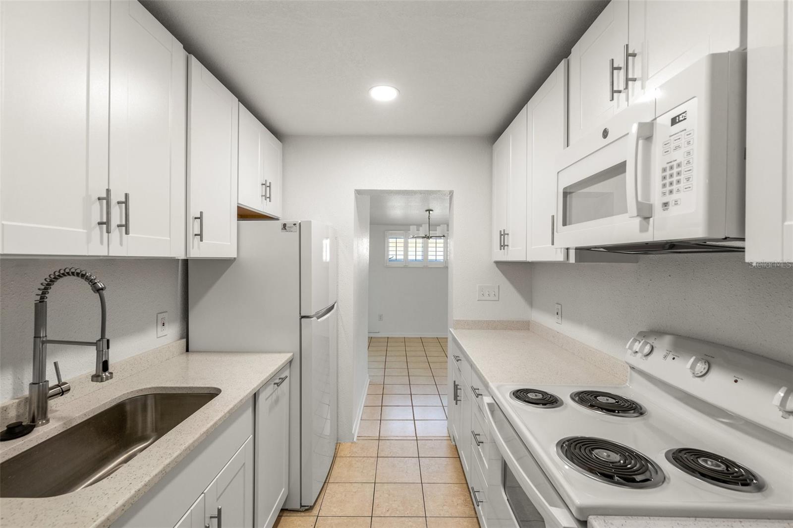 Listing photo id 11 for 3306 Alline Avenue