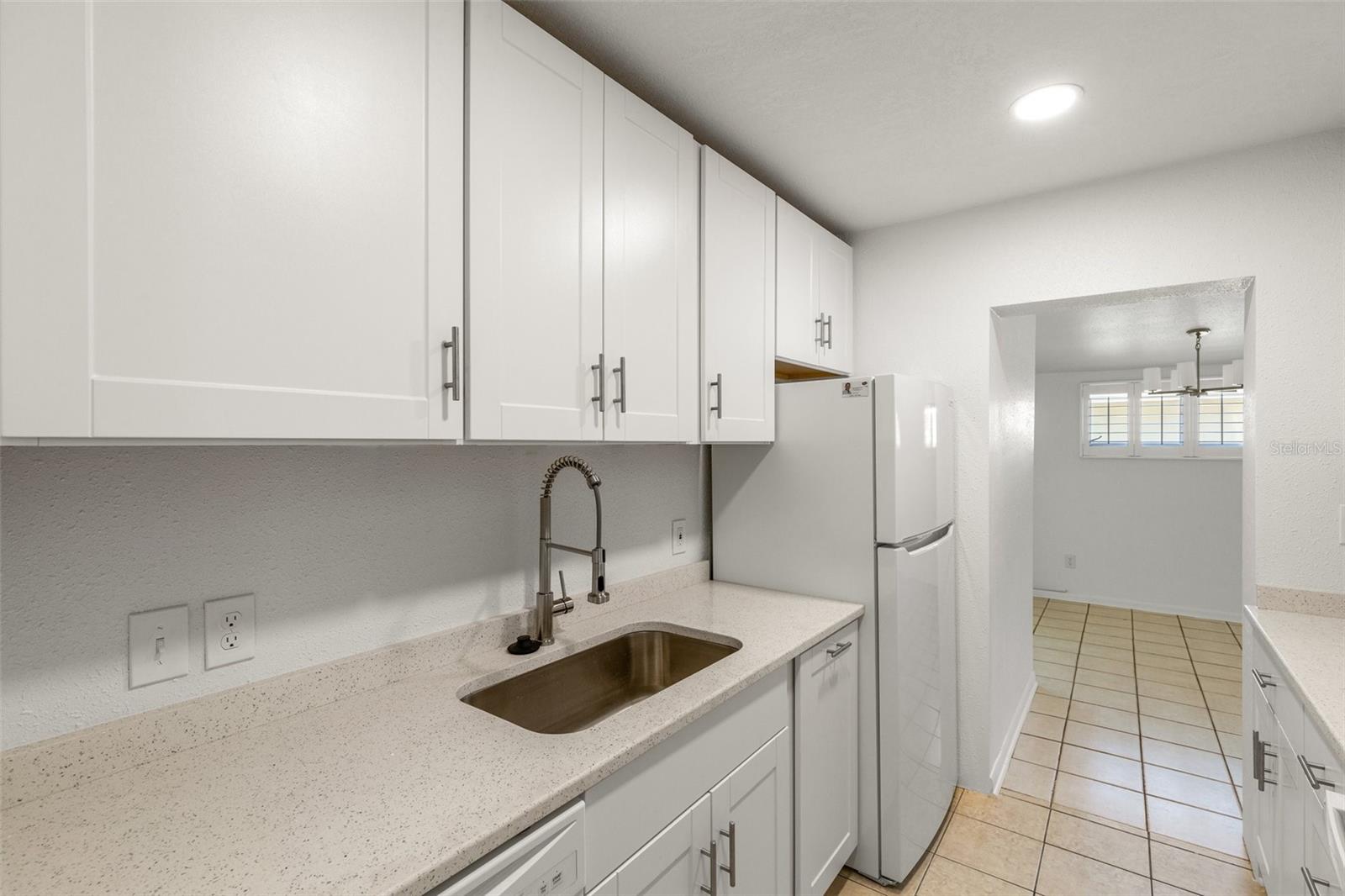 Listing photo id 13 for 3306 Alline Avenue