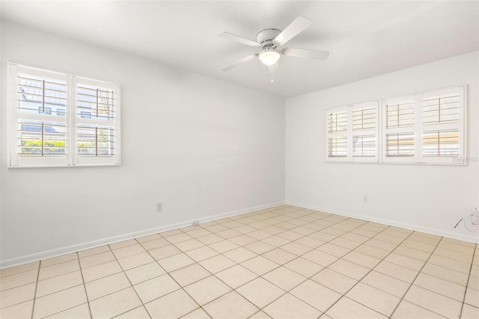 Listing photo id 16 for 3306 Alline Avenue