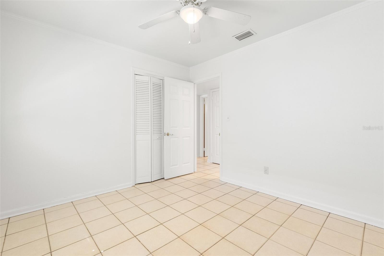 Listing photo id 19 for 3306 Alline Avenue