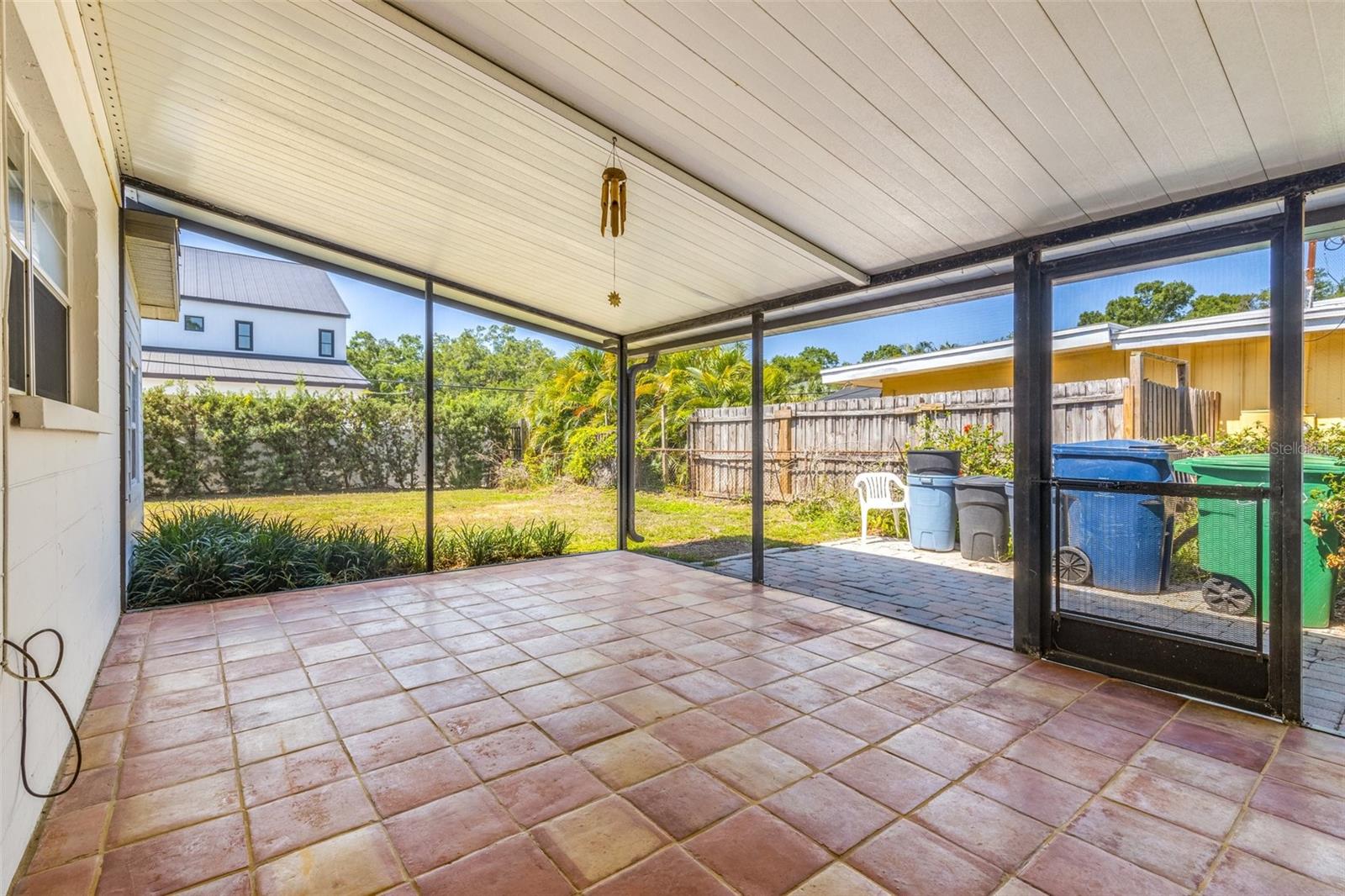 Listing photo id 24 for 3306 Alline Avenue