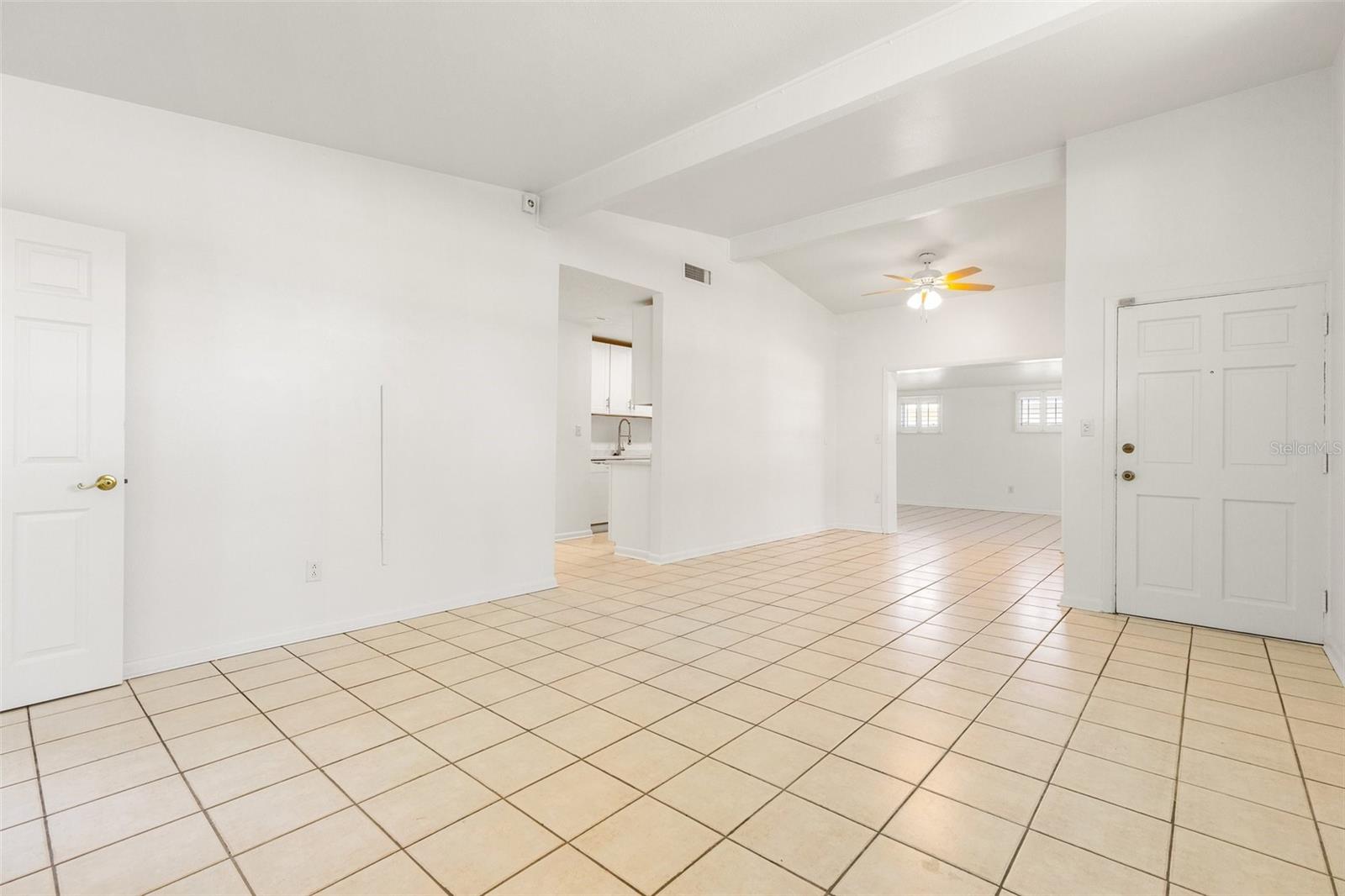 Listing photo id 3 for 3306 Alline Avenue