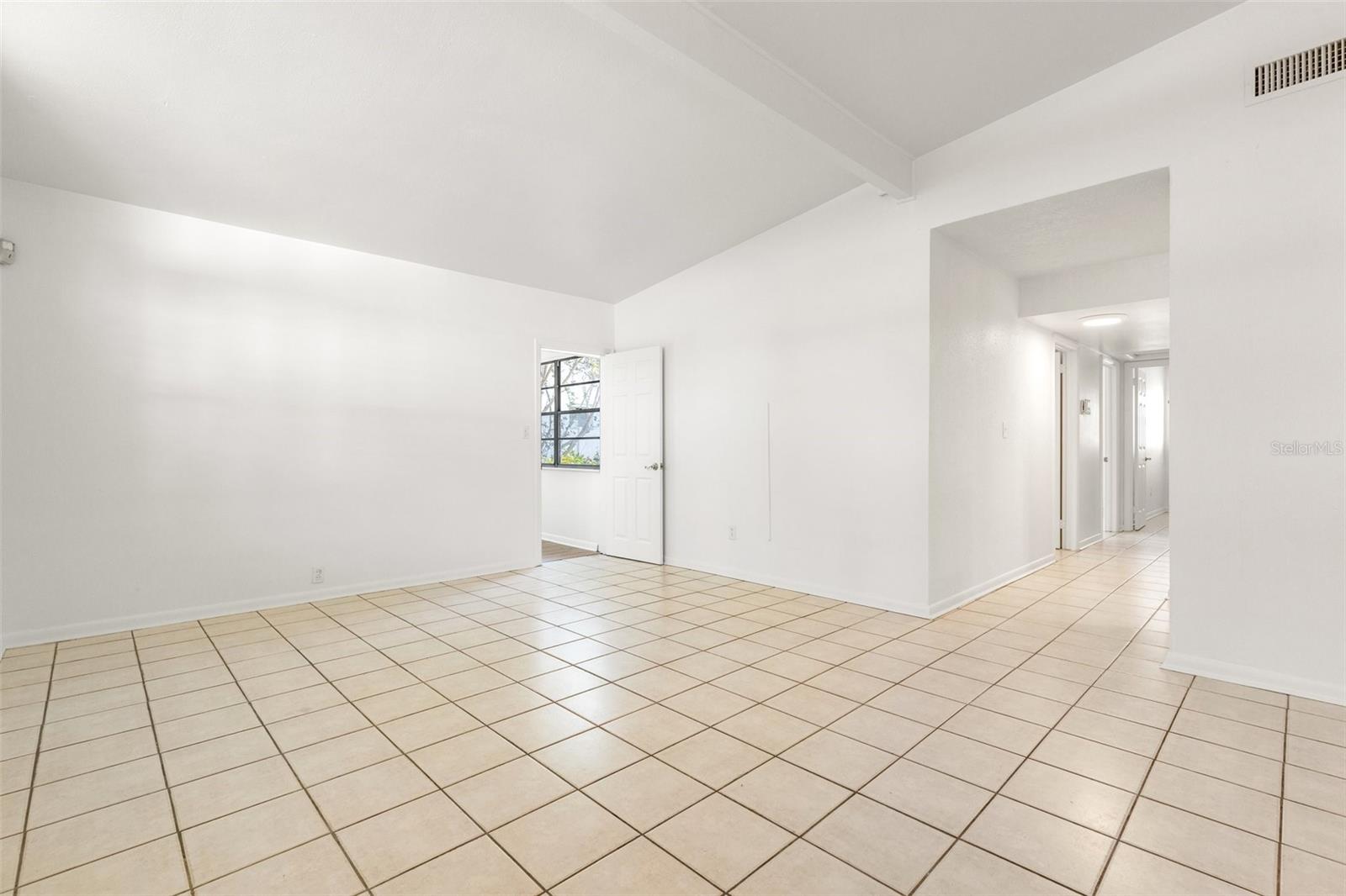 Listing photo id 5 for 3306 Alline Avenue