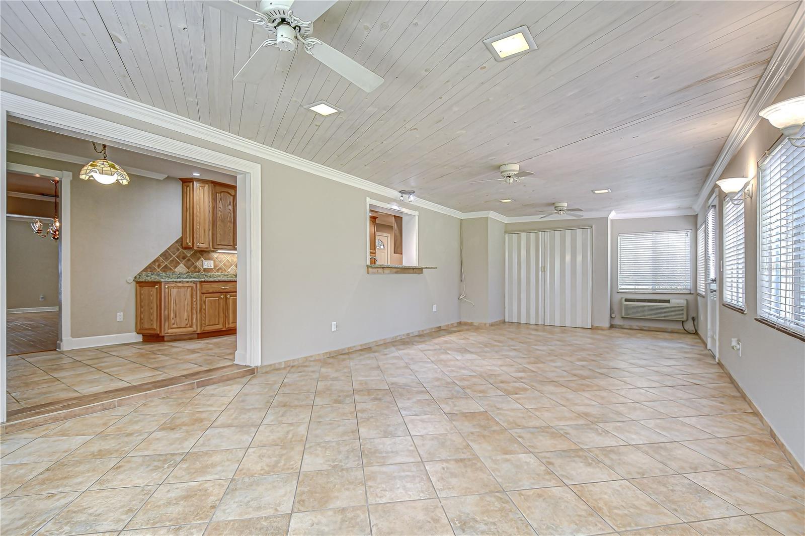 Image 12 of 26 For 4625 Glenside Circle