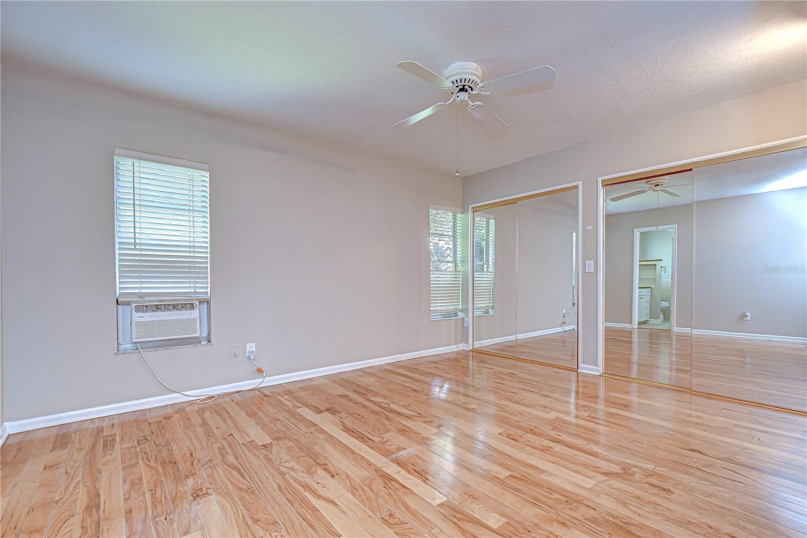 Image 18 of 26 For 4625 Glenside Circle