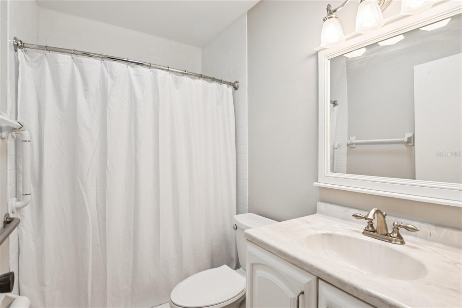 Image 25 of 63 For 2304 Glenmore Circle 327