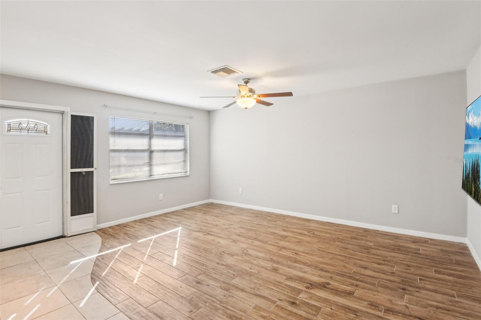 Image 8 of 63 For 2304 Glenmore Circle 327