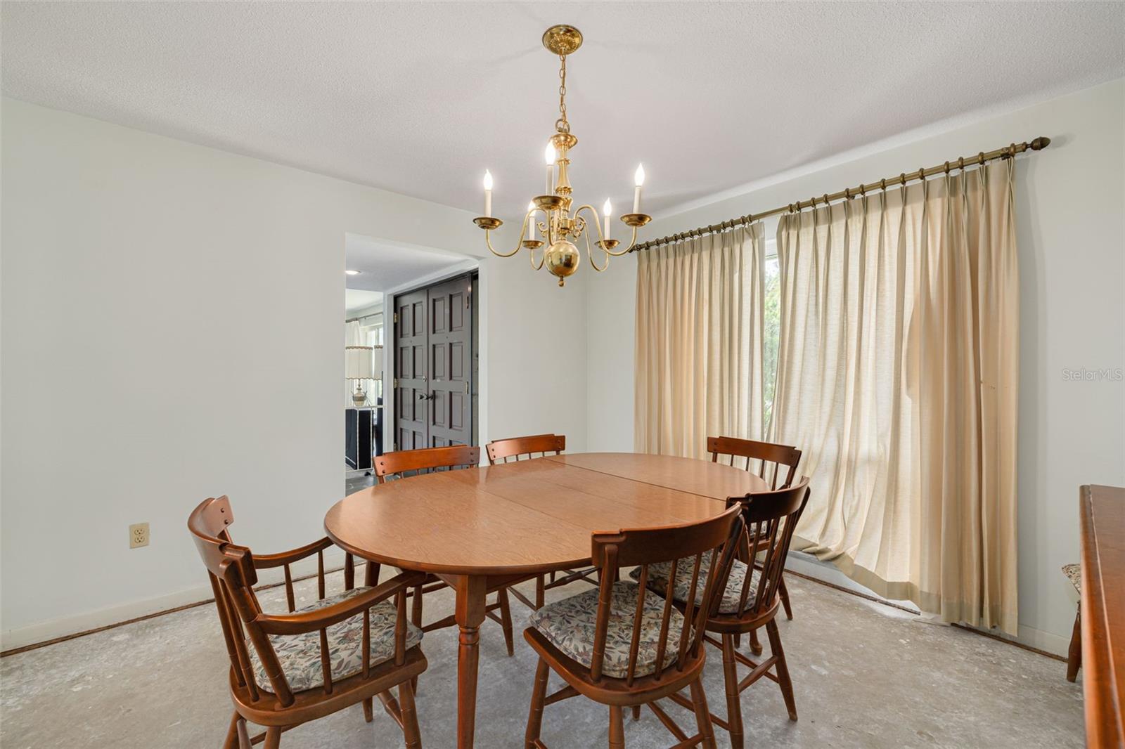 Listing photo id 15 for 4415 Clearwater Harbor Drive N