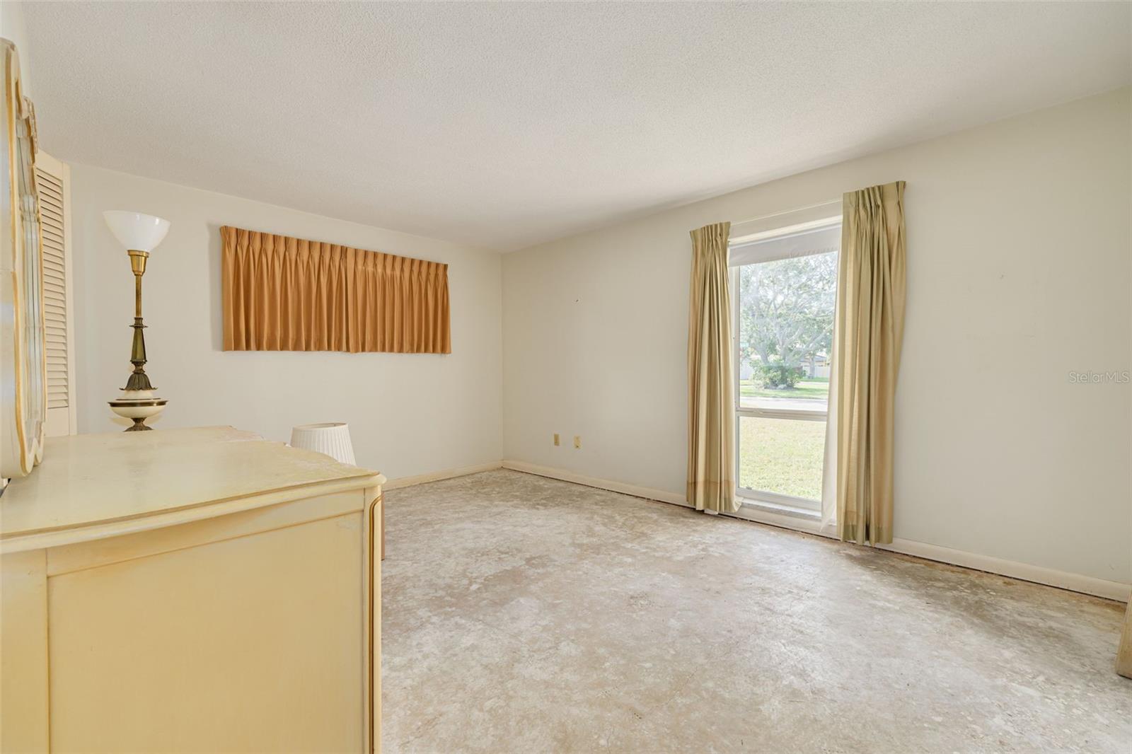 Listing photo id 25 for 4415 Clearwater Harbor Drive N