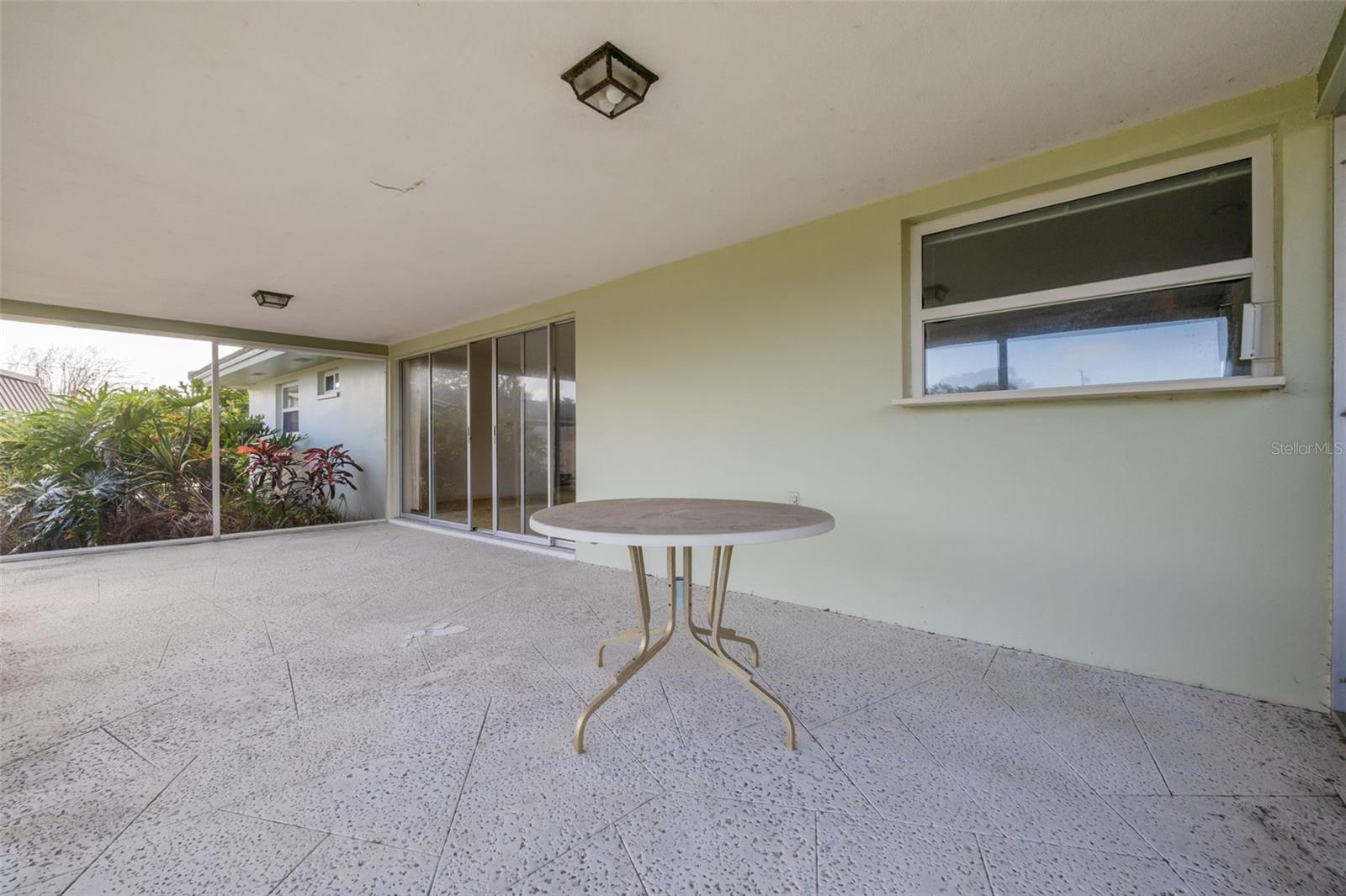 Listing photo id 29 for 4415 Clearwater Harbor Drive N