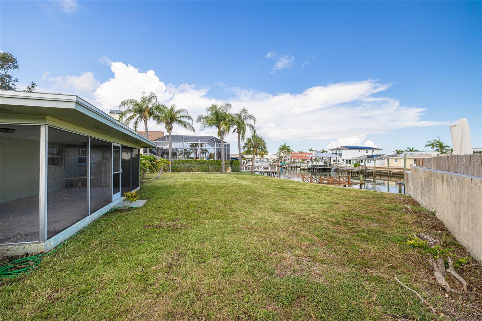Listing photo id 30 for 4415 Clearwater Harbor Drive N