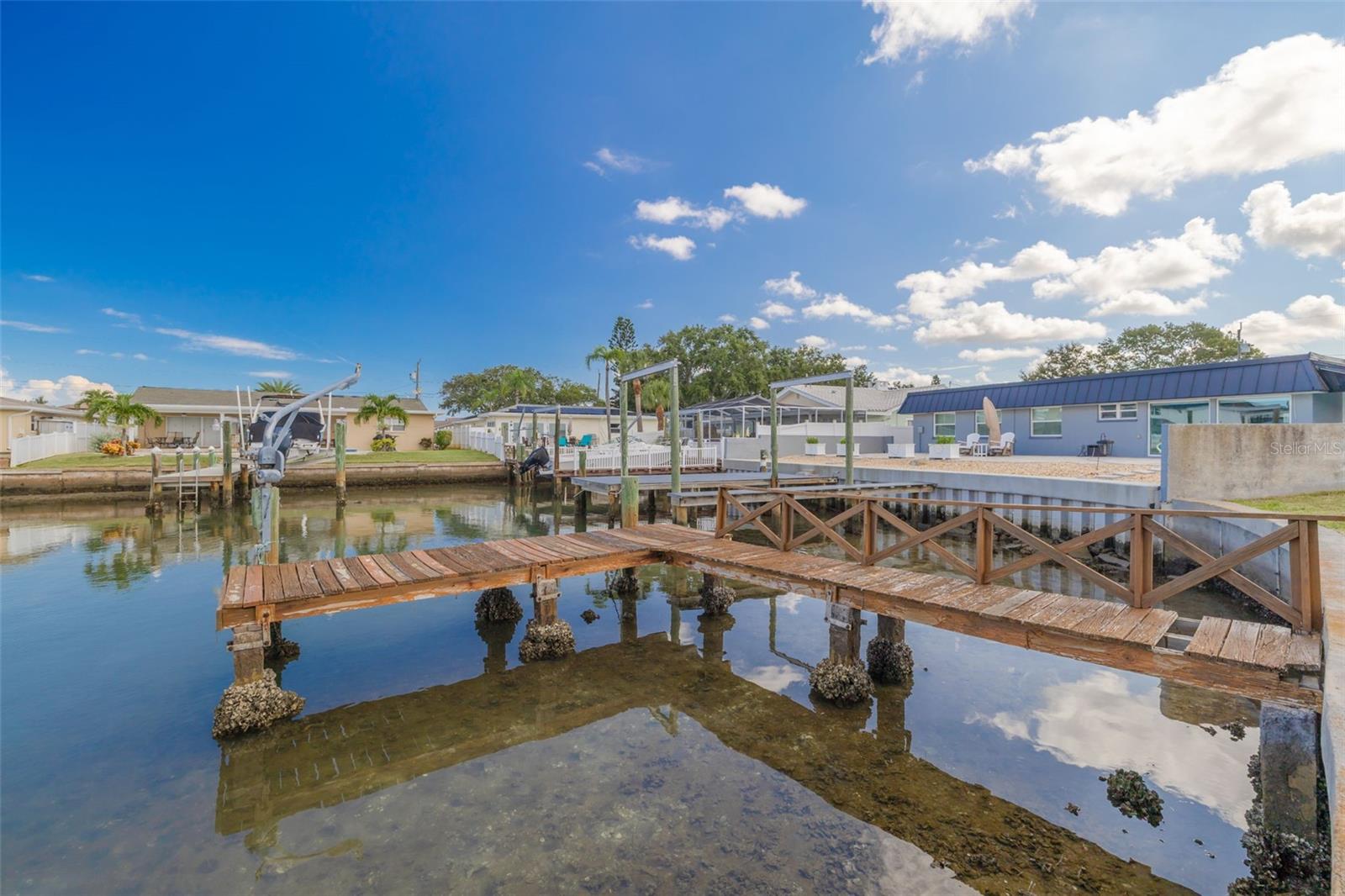 Listing photo id 34 for 4415 Clearwater Harbor Drive N