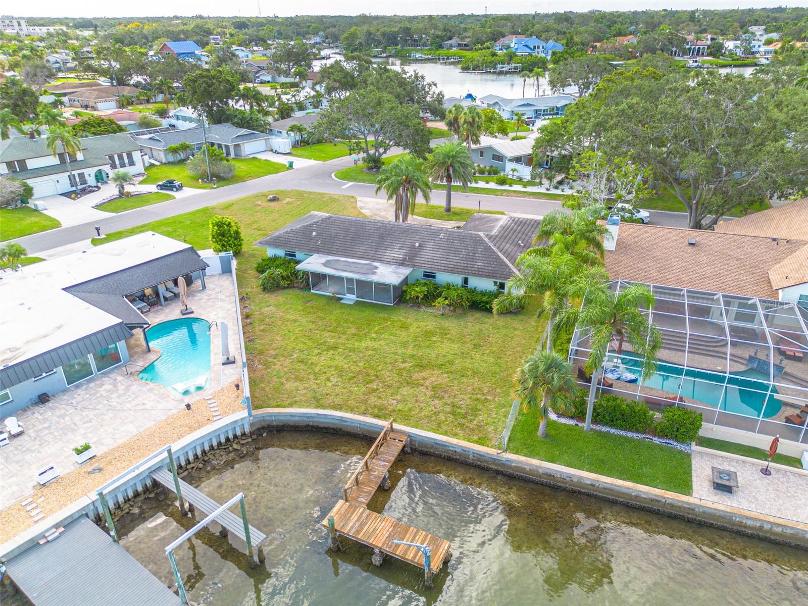 Listing photo id 36 for 4415 Clearwater Harbor Drive N