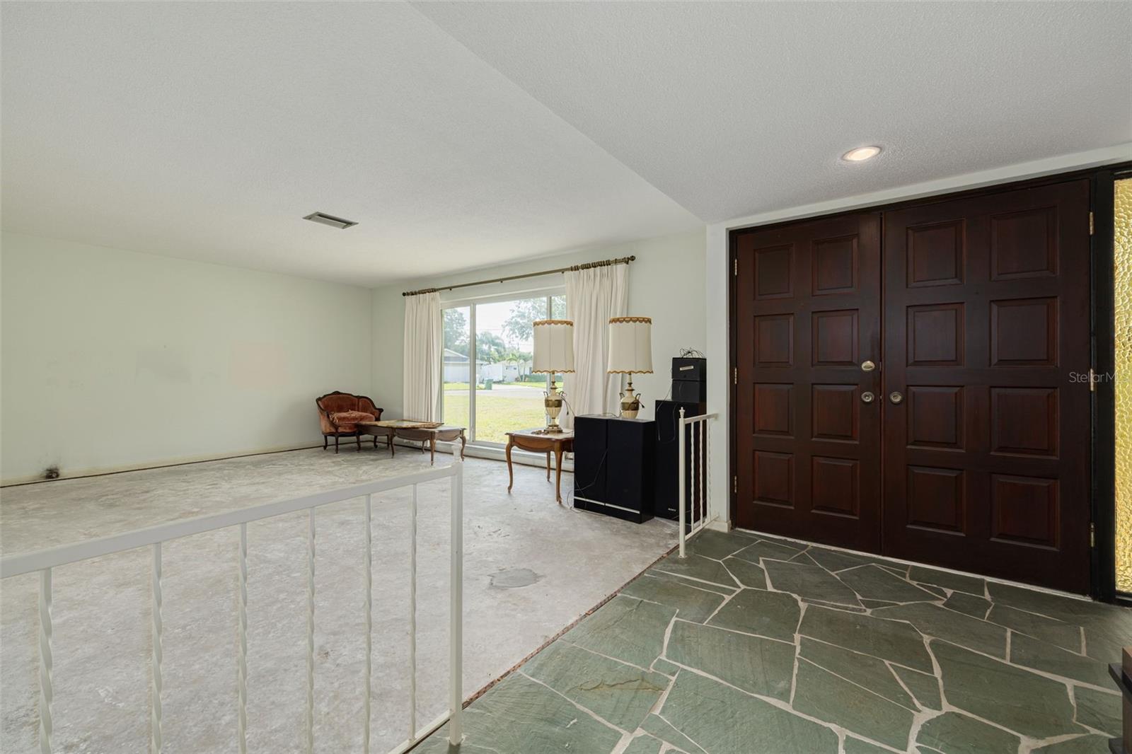 Listing photo id 6 for 4415 Clearwater Harbor Drive N