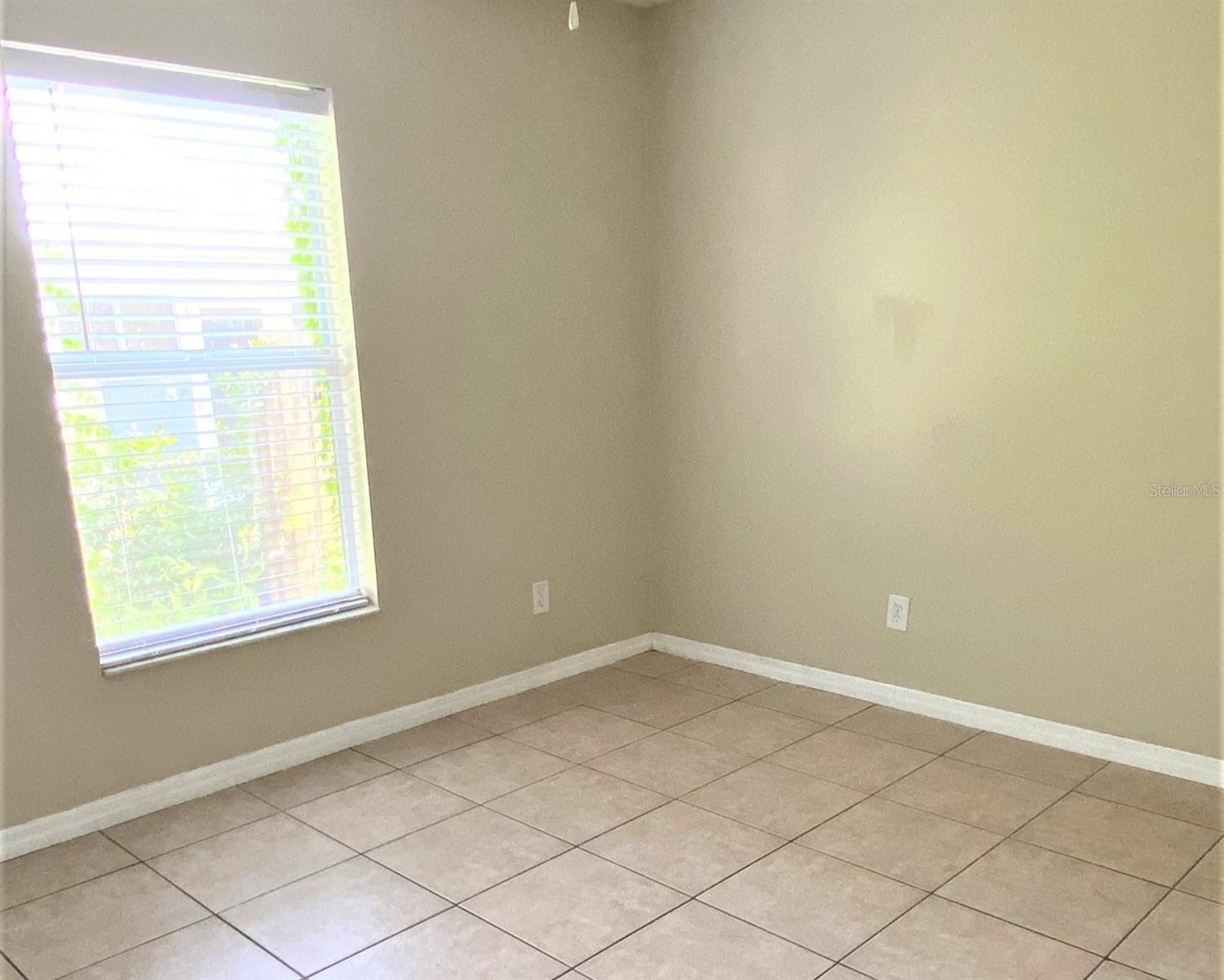 Image 8 of 16 For 2311 Henry Avenue