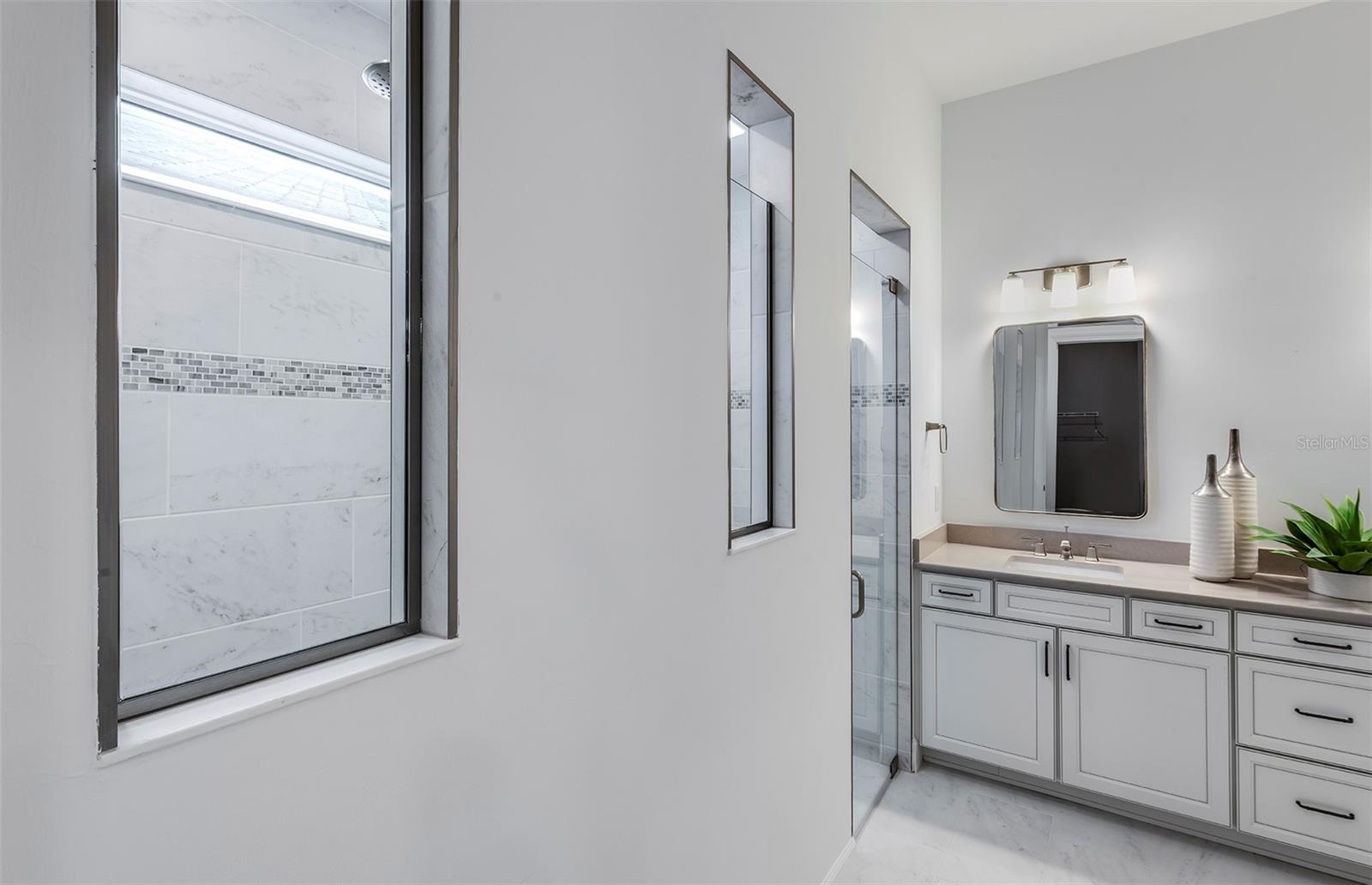 Image 13 of 29 For 26621 Bering Drive