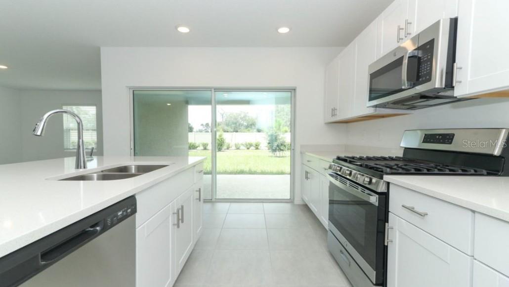 Image 11 of 19 For 2099 Babbling Brook Boulevard