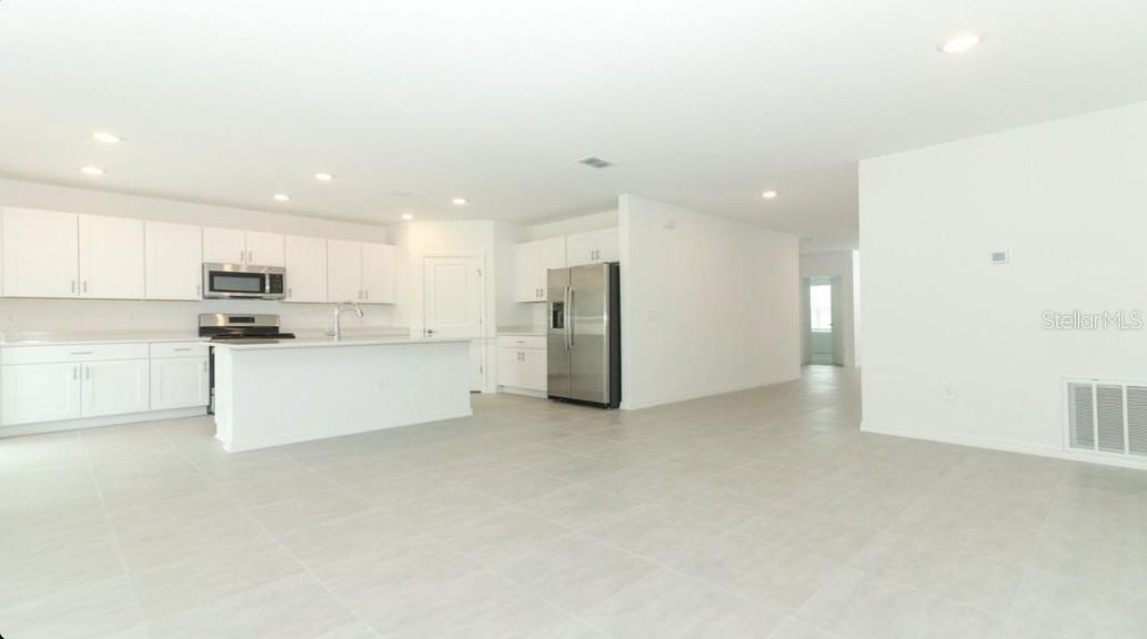 Image 9 of 19 For 2099 Babbling Brook Boulevard